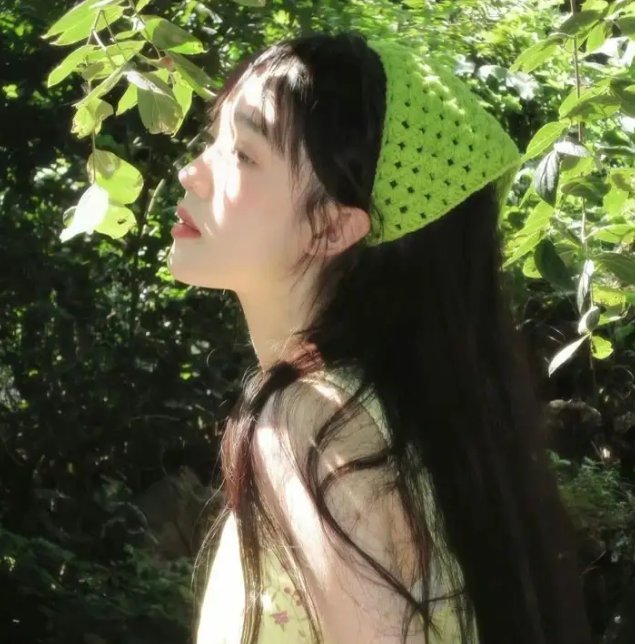 追梦的黎族女娃娃